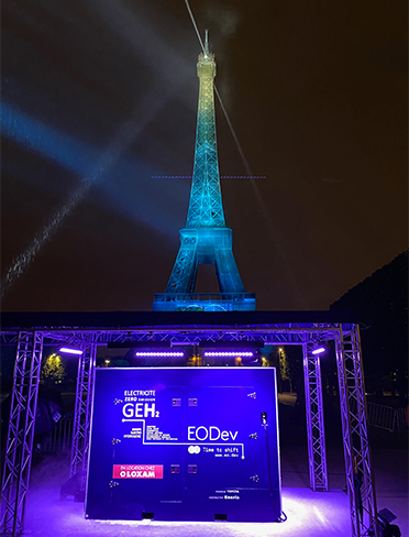 Loxam illumine la Tour Eiffel